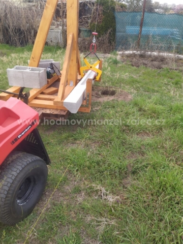 Betonový plot v Žatci 2025