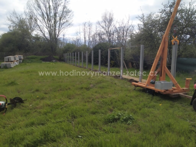 Betonový plot v Žatci 2025
