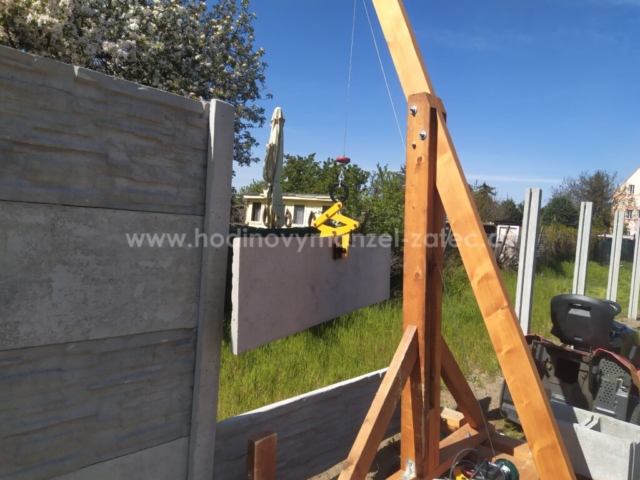 Betonový plot v Žatci 2025